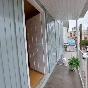 Casa com 120m², 2 dormitórios, 2 vagas, no bairro Exposição em Caxias do Sul para Alugar