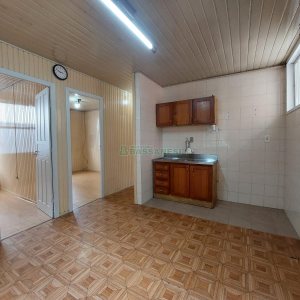 Casa com 120m², 2 dormitórios, 2 vagas, no bairro Exposição em Caxias do Sul para Alugar