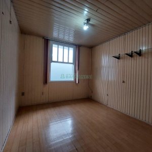 Casa com 120m², 2 dormitórios, 2 vagas, no bairro Exposição em Caxias do Sul para Alugar