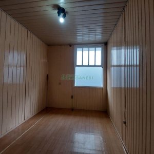 Casa com 120m², 2 dormitórios, 2 vagas, no bairro Exposição em Caxias do Sul para Alugar