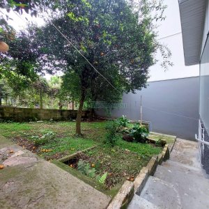 Casa com 120m², 2 dormitórios, 2 vagas, no bairro Exposição em Caxias do Sul para Alugar