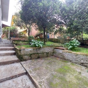 Casa com 120m², 2 dormitórios, 2 vagas, no bairro Exposição em Caxias do Sul para Alugar