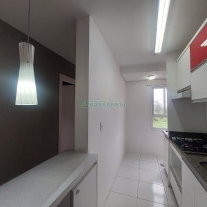 Apto Mobiliado com 48m², 2 dormitórios, 1 vaga, no bairro Vinhedos em Caxias do Sul para Alugar