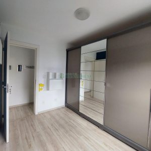 Apto Mobiliado com 48m², 2 dormitórios, 1 vaga, no bairro Vinhedos em Caxias do Sul para Alugar