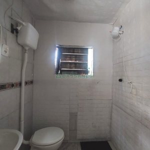 Casa Mobiliada com 90m², 2 dormitórios, no bairro Santa Catarina em Caxias do Sul para Alugar