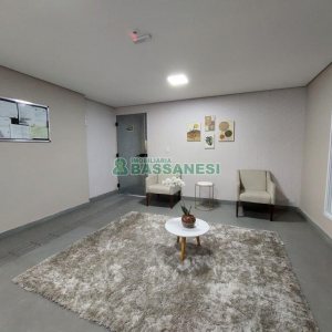 Apartamento com 65m², 2 dormitórios, 1 vaga, no bairro Jardelino Ramos em Caxias do Sul para Comprar