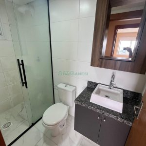 Apartamento com 65m², 2 dormitórios, 1 vaga, no bairro Jardelino Ramos em Caxias do Sul para Comprar