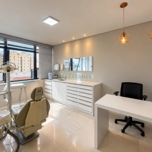 Sala com 105m², 1 vaga, no bairro Centro em Caxias do Sul para Comprar
