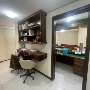 Sala com 105m², 1 vaga, no bairro Centro em Caxias do Sul para Comprar
