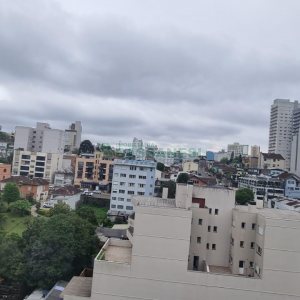 Apartamento com 56m², 1 dormitório, 1 vaga, no bairro Centro em Caxias do Sul para Comprar