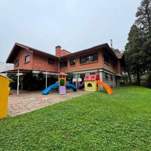 Casa com 390m², 4 dormitórios, 4 vagas, no bairro Lourdes em Caxias do Sul para Alugar