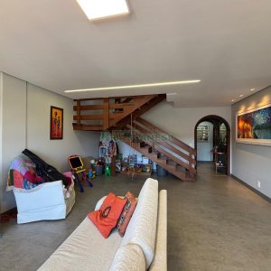 Apto Mobiliado com 250m², 4 dormitórios, 3 vagas, no bairro Centro em Caxias do Sul para Alugar