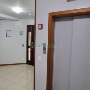 Apartamento com 96m², 3 dormitórios, 2 vagas, no bairro Madureira em Caxias do Sul para Comprar