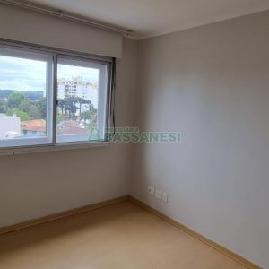 Apartamento com 96m², 3 dormitórios, 2 vagas, no bairro Madureira em Caxias do Sul para Comprar