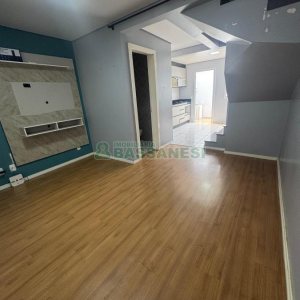 Sobrado com 61m², 2 dormitórios, no bairro Cidade Nova em Caxias do Sul para Alugar