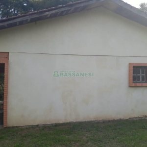 Chácara com 180m², 3 dormitórios, 1 vaga, no bairro Criúva em Caxias do Sul para Comprar