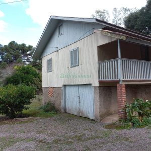 Chácara com 180m², 3 dormitórios, 1 vaga, no bairro Criúva em Caxias do Sul para Comprar