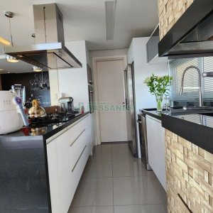 Apto Mobiliado com 111m², 3 dormitórios, 1 vaga, no bairro Cristo Redentor em Caxias do Sul para Alugar ou Comprar