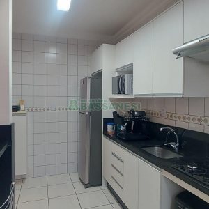 Apartamento com 65m², 2 dormitórios, 1 vaga, no bairro Pio X em Caxias do Sul para Alugar