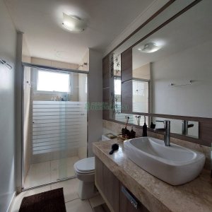 Apto Mobiliado com 101m², 3 dormitórios, 2 vagas, no bairro Universitário em Caxias do Sul para Alugar