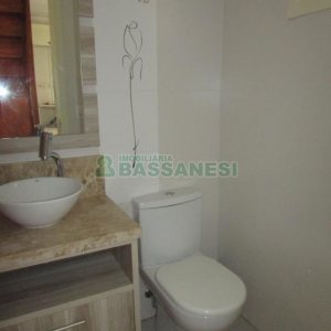 Sobrado com 100m², 3 dormitórios, 1 vaga, no bairro Desvio Rizzo em Caxias do Sul para Alugar