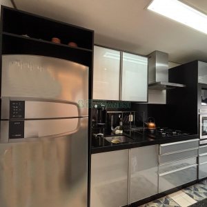 Apartamento com 97m², 3 dormitórios, 2 vagas, no bairro Centro em Caxias do Sul para Alugar