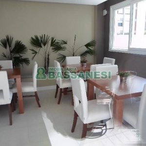 Apartamento com 97m², 3 dormitórios, 2 vagas, no bairro Centro em Caxias do Sul para Alugar