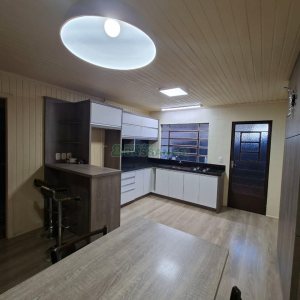 Casa com 148m², 3 dormitórios, 2 vagas, no bairro Cristo Redentor em Caxias do Sul para Alugar