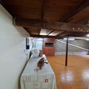 Casa com 148m², 3 dormitórios, 2 vagas, no bairro Cristo Redentor em Caxias do Sul para Alugar
