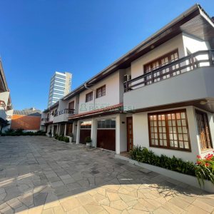 Sobrado com 157m², 3 dormitórios, 2 vagas, no bairro Jardim América em Caxias do Sul para Comprar