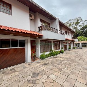 Sobrado com 157m², 3 dormitórios, 2 vagas, no bairro Jardim América em Caxias do Sul para Comprar