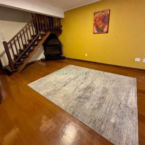 Sobrado com 157m², 3 dormitórios, 2 vagas, no bairro Jardim América em Caxias do Sul para Comprar
