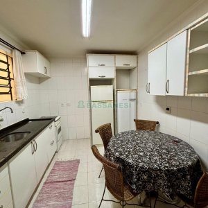 Sobrado com 157m², 3 dormitórios, 2 vagas, no bairro Jardim América em Caxias do Sul para Comprar