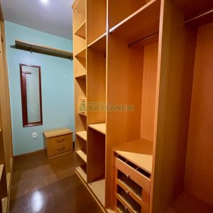 Sobrado com 157m², 3 dormitórios, 2 vagas, no bairro Jardim América em Caxias do Sul para Comprar