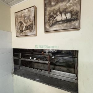 Sobrado com 157m², 3 dormitórios, 2 vagas, no bairro Jardim América em Caxias do Sul para Comprar