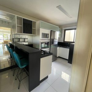 Apto Mobiliado com 99m², 2 dormitórios, 2 vagas, no bairro Pio X em Caxias do Sul para Alugar