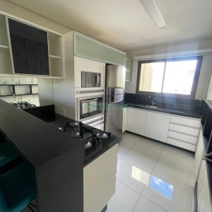 Apto Mobiliado com 99m², 2 dormitórios, 2 vagas, no bairro Pio X em Caxias do Sul para Alugar