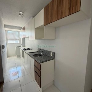 Apartamento com 58m², 2 dormitórios, 1 vaga, no bairro De Lazzer em Caxias do Sul para Alugar