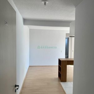 Apartamento com 58m², 2 dormitórios, 1 vaga, no bairro De Lazzer em Caxias do Sul para Alugar