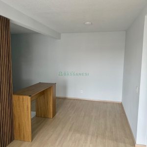 Apartamento com 58m², 2 dormitórios, 1 vaga, no bairro De Lazzer em Caxias do Sul para Alugar