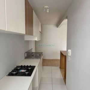 Apartamento com 58m², 2 dormitórios, 1 vaga, no bairro De Lazzer em Caxias do Sul para Alugar