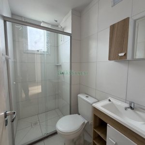 Apartamento com 58m², 2 dormitórios, 1 vaga, no bairro De Lazzer em Caxias do Sul para Alugar