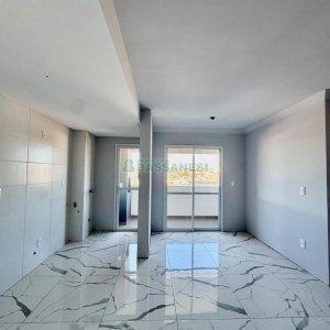 Apartamento com 66m², 2 dormitórios, 1 vaga, no bairro São Leopoldo em Caxias do Sul para Comprar