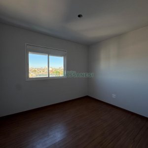 Apartamento com 66m², 2 dormitórios, 1 vaga, no bairro São Leopoldo em Caxias do Sul para Comprar