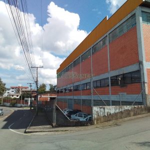Pavilhão com 2500m², no bairro Pioneiro em Caxias do Sul para Comprar
