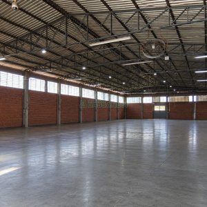 Pavilhão com 2500m², no bairro Pioneiro em Caxias do Sul para Comprar