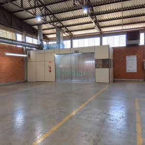 Pavilhão com 2500m², no bairro Pioneiro em Caxias do Sul para Comprar