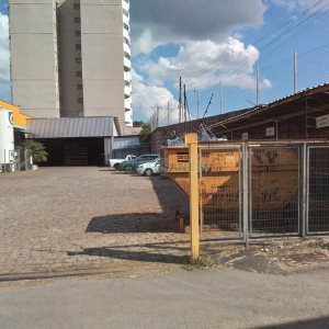 Pavilhão com 2500m², no bairro Pioneiro em Caxias do Sul para Comprar