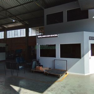 Pavilhão com 2500m², no bairro Pioneiro em Caxias do Sul para Comprar