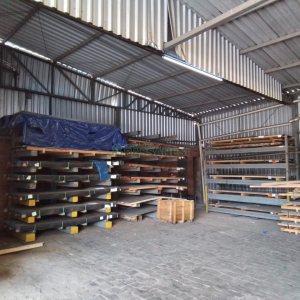 Pavilhão com 2500m², no bairro Pioneiro em Caxias do Sul para Comprar